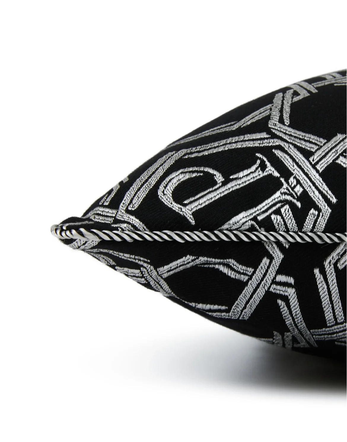 Jacquard Cushion Chains 40x40, цвет: Черный