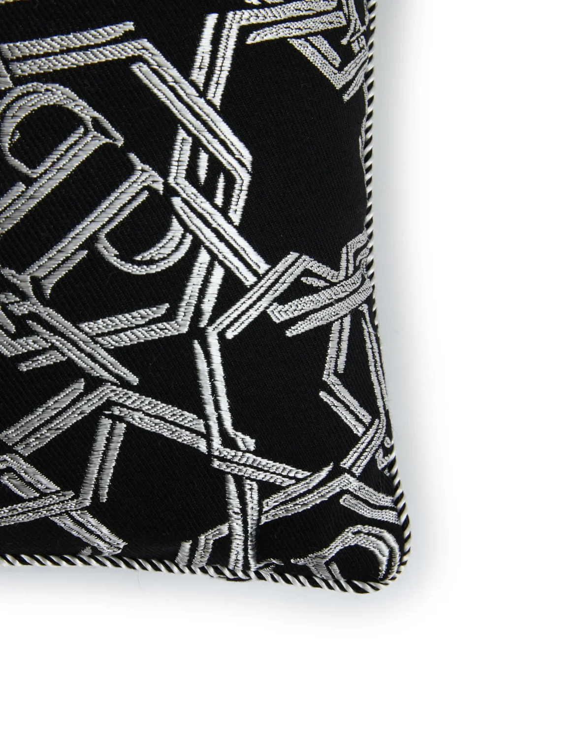 Jacquard Cushion Chains 40x40, цвет: Черный