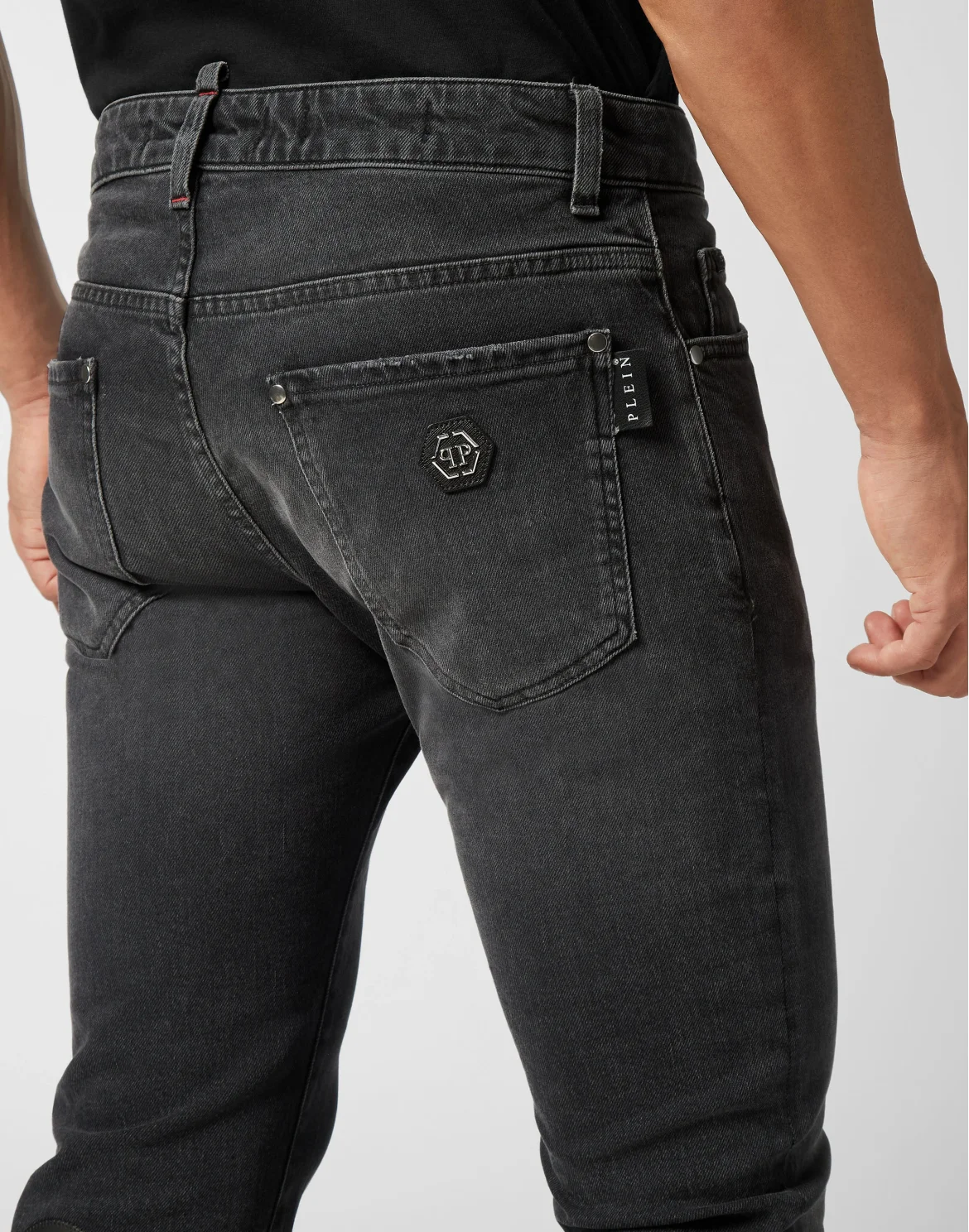 Super Straight Cut Jeans with Monogram Patches, цвет: Серый