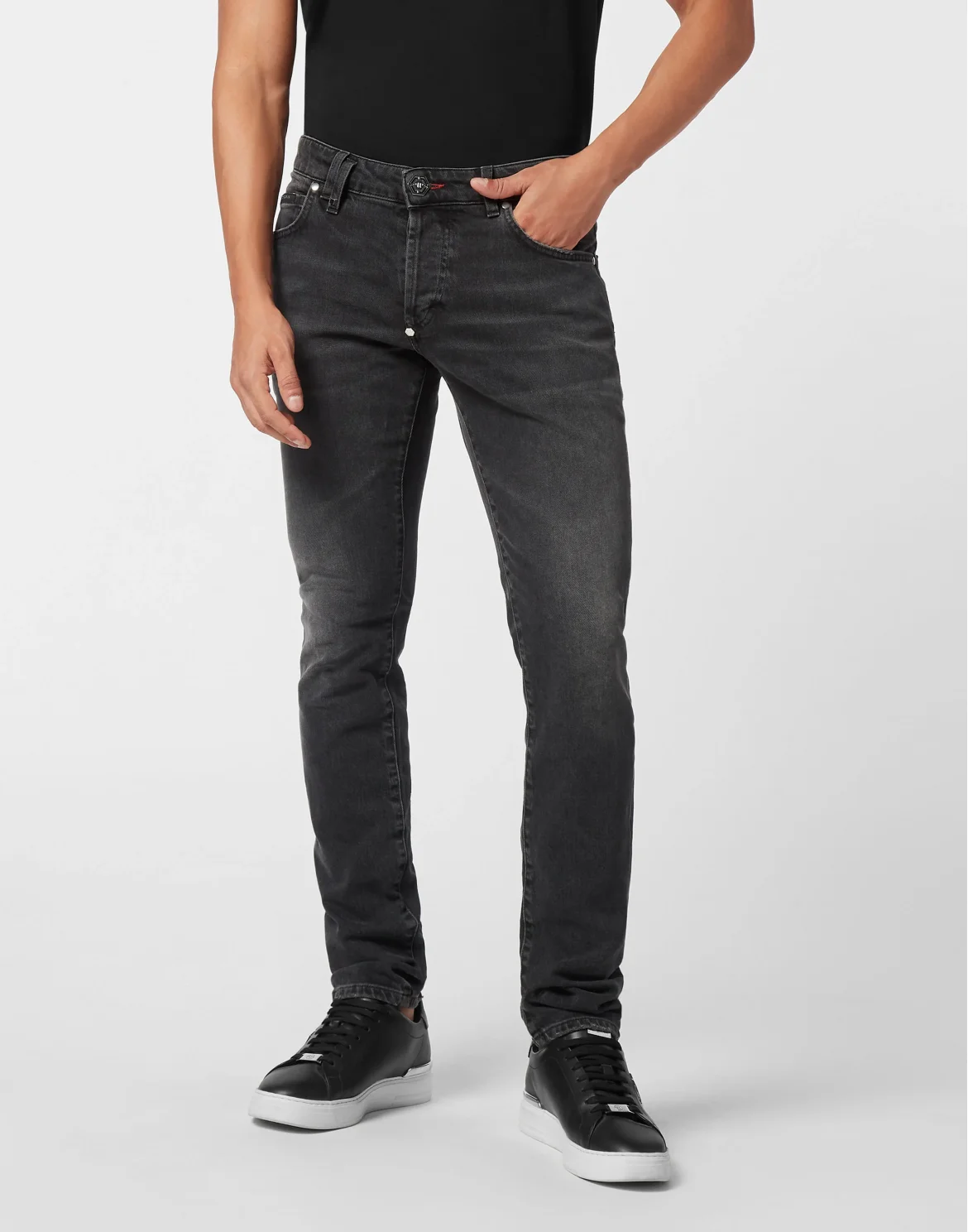 Super Straight Cut Jeans with Monogram Patches, цвет: Серый