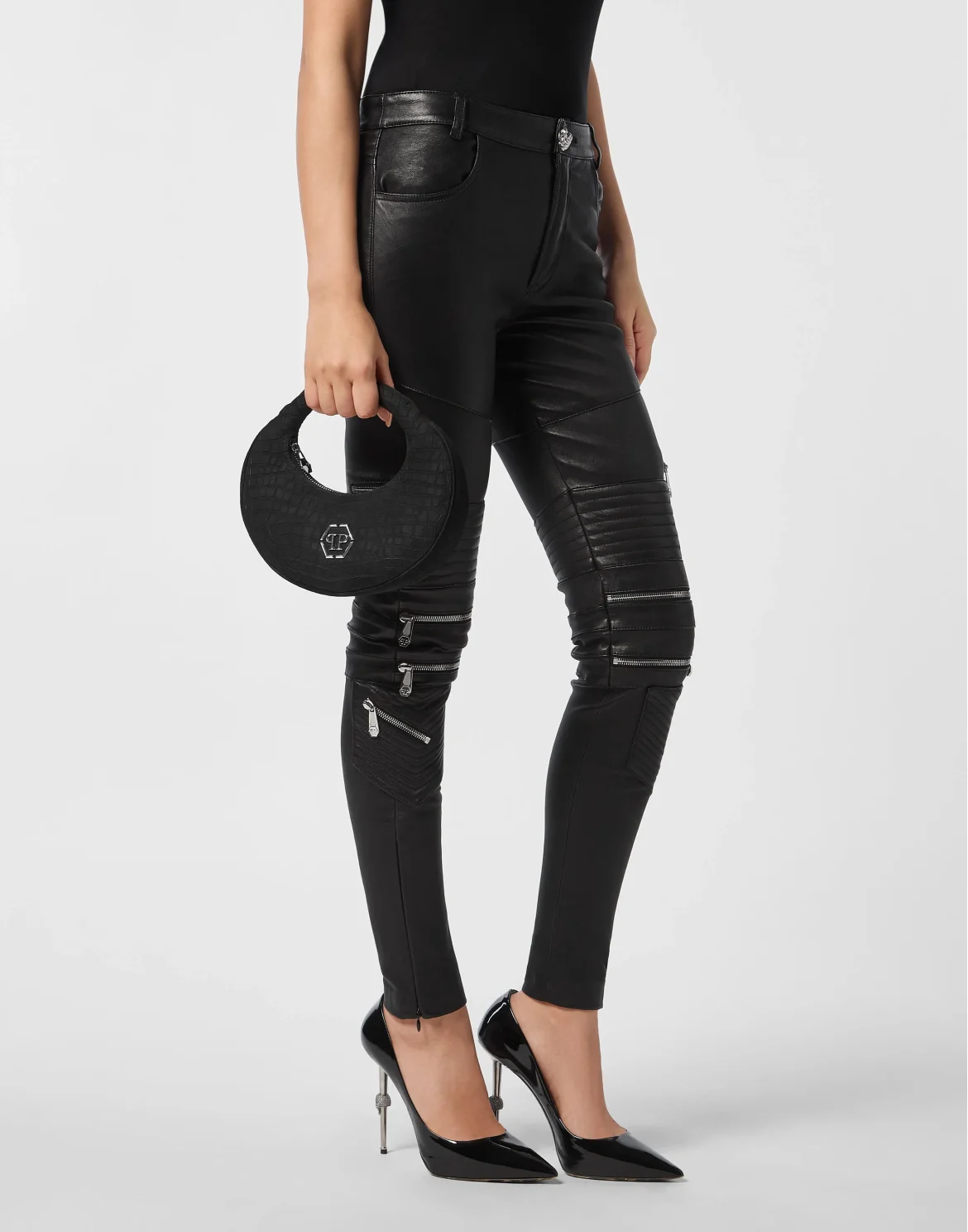 Medium Nubuck Moon Bag, цвет: Черный