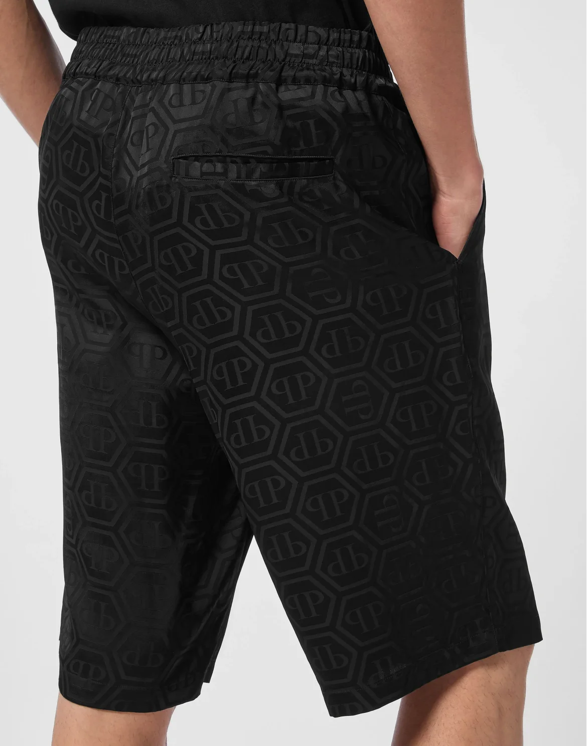 Silk Cool Kid Fit Shorts Monogram, цвет: Черный