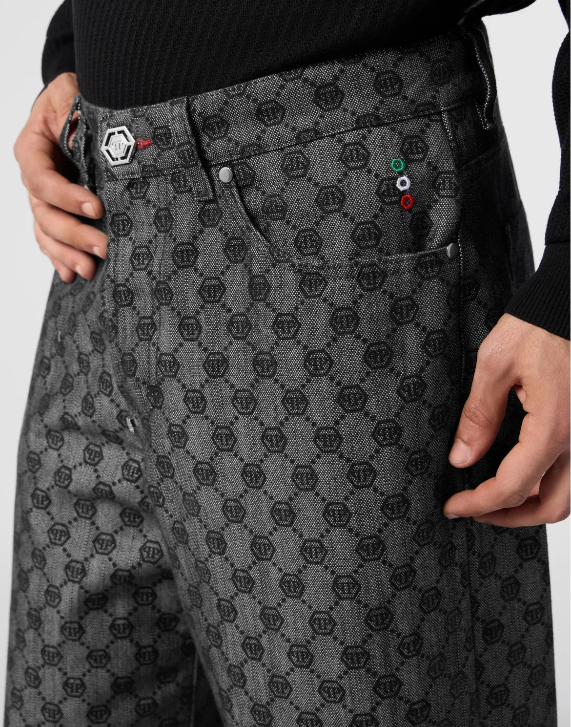 Loose Wide Fit Jeans Monogram, цвет: Черный