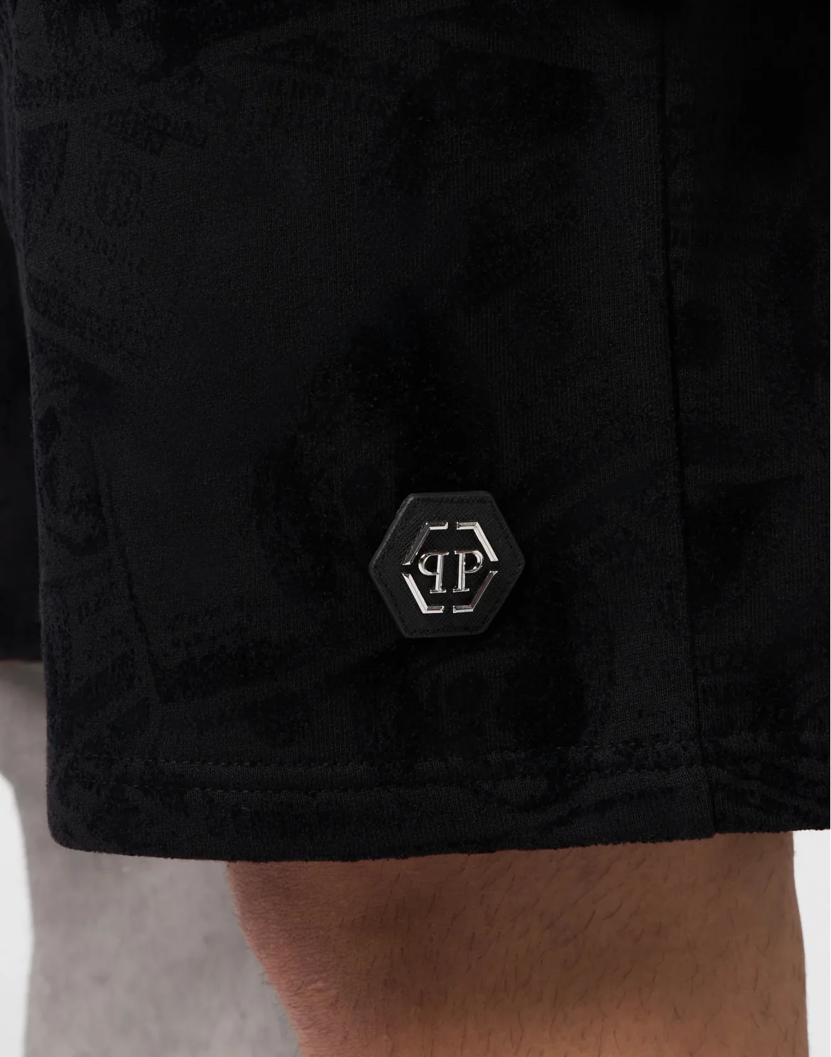 Fleece Shorts All-Over Dollar Skull, цвет: Черный