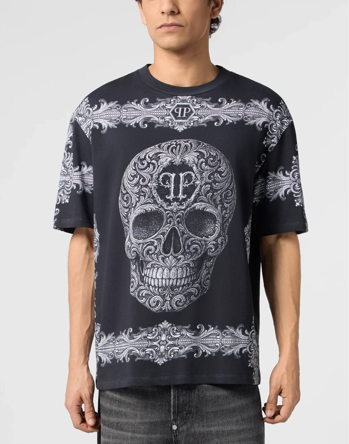 Oversize Fit T-Shirt Baroque Skull, цвет: Черный
