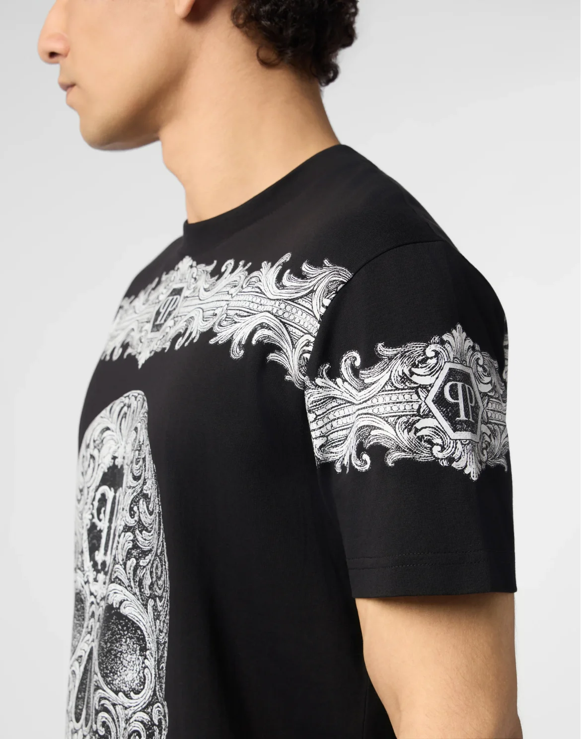 Round Neck T-Shirt Baroque Skull, цвет: Черный