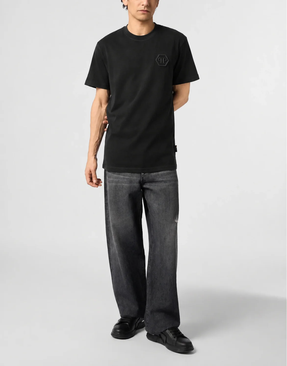 Round Neck T-Shirt Embroidery Hexagon, цвет: Черный