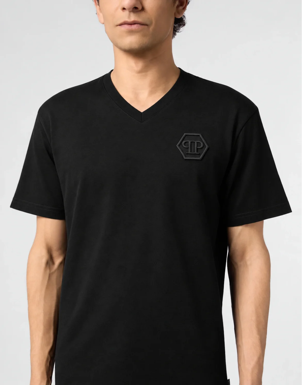 V-Neck T-Shirt Embroidery Hexagon, цвет: Черный