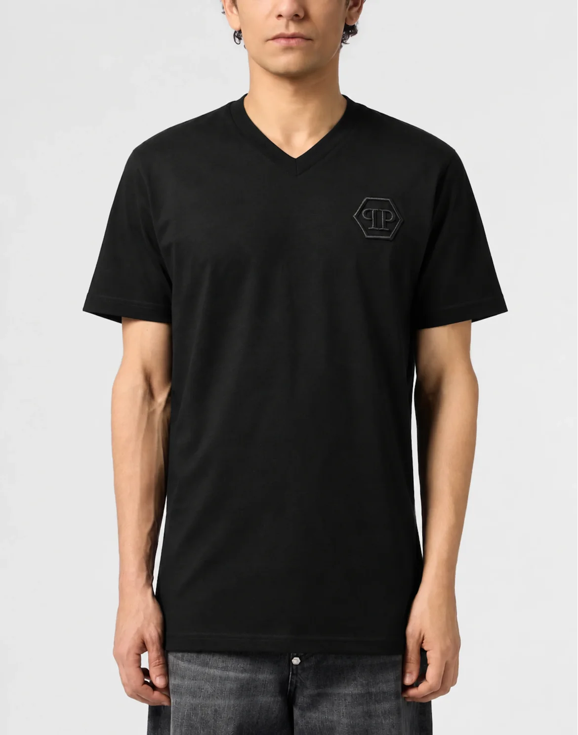 V-Neck T-Shirt Embroidery Hexagon, цвет: Черный