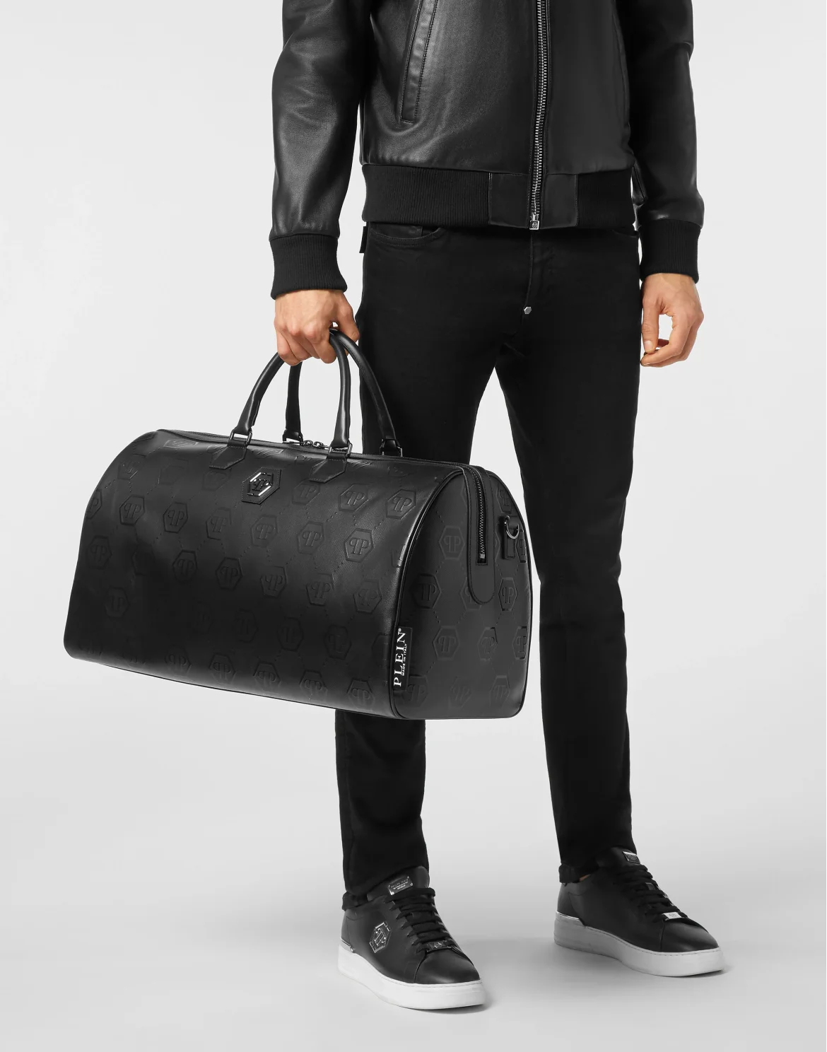 Nappa Handle Bag Weekend  Embossed Monogram, цвет: Черный