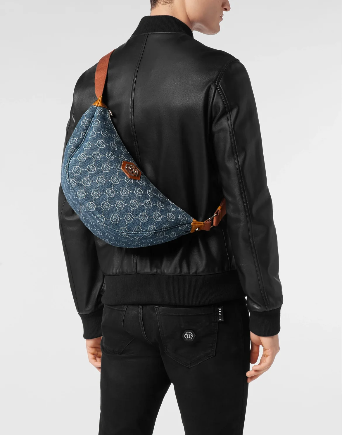 Denim Medium Shoulder Soft Bag Monogram, цвет: Синий