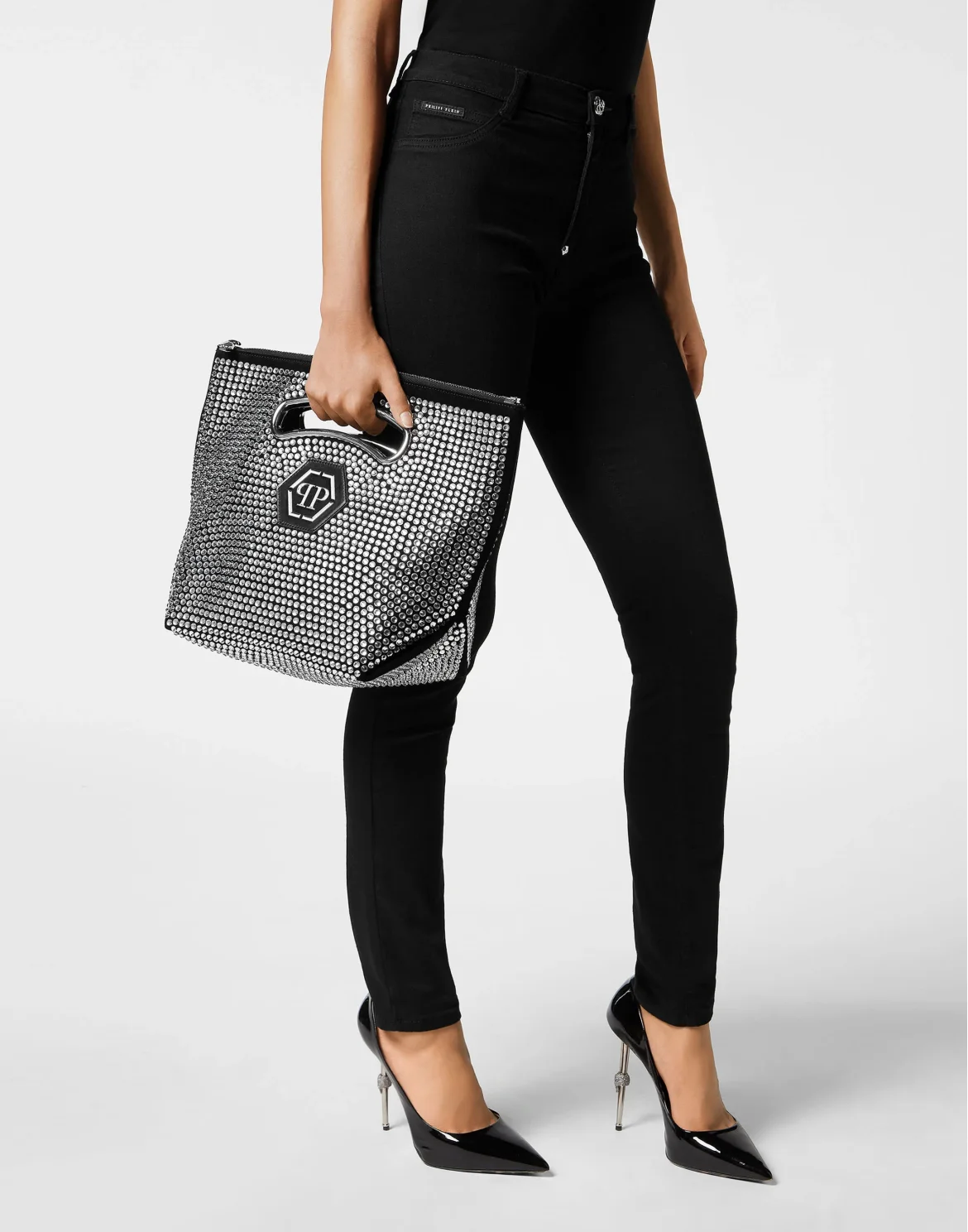 Medium Suede Shoulder Bag Crystal, цвет: Серебристый
