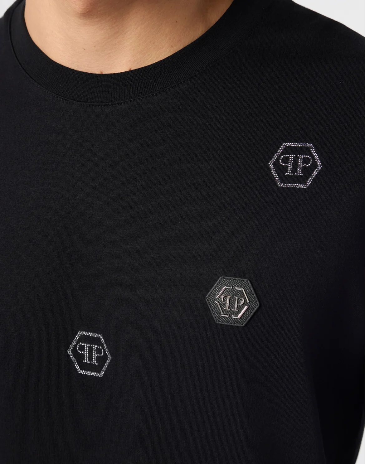 Round Neck T-Shirt Monogram Stones Monogram, цвет: Черный