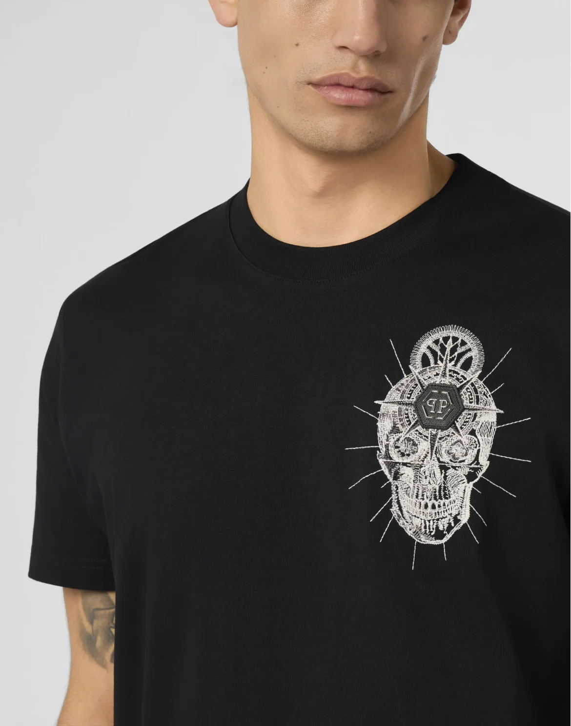 Round Neck T-Shirt Chest Embroidery Skull, цвет: Черный