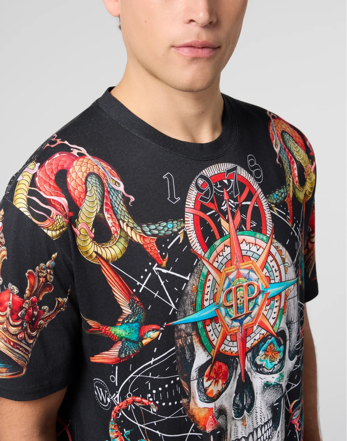 Round Neck T-Shirt All-Over Tattoo, цвет: Черный
