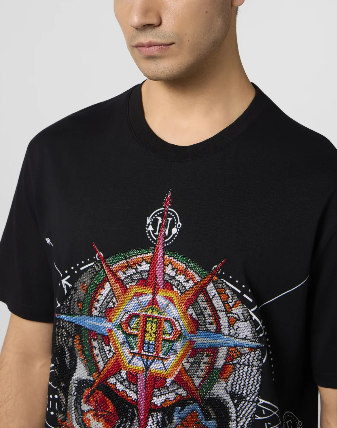 Round Neck T-Shirt Wind Rose Skull Stones, цвет: Черный