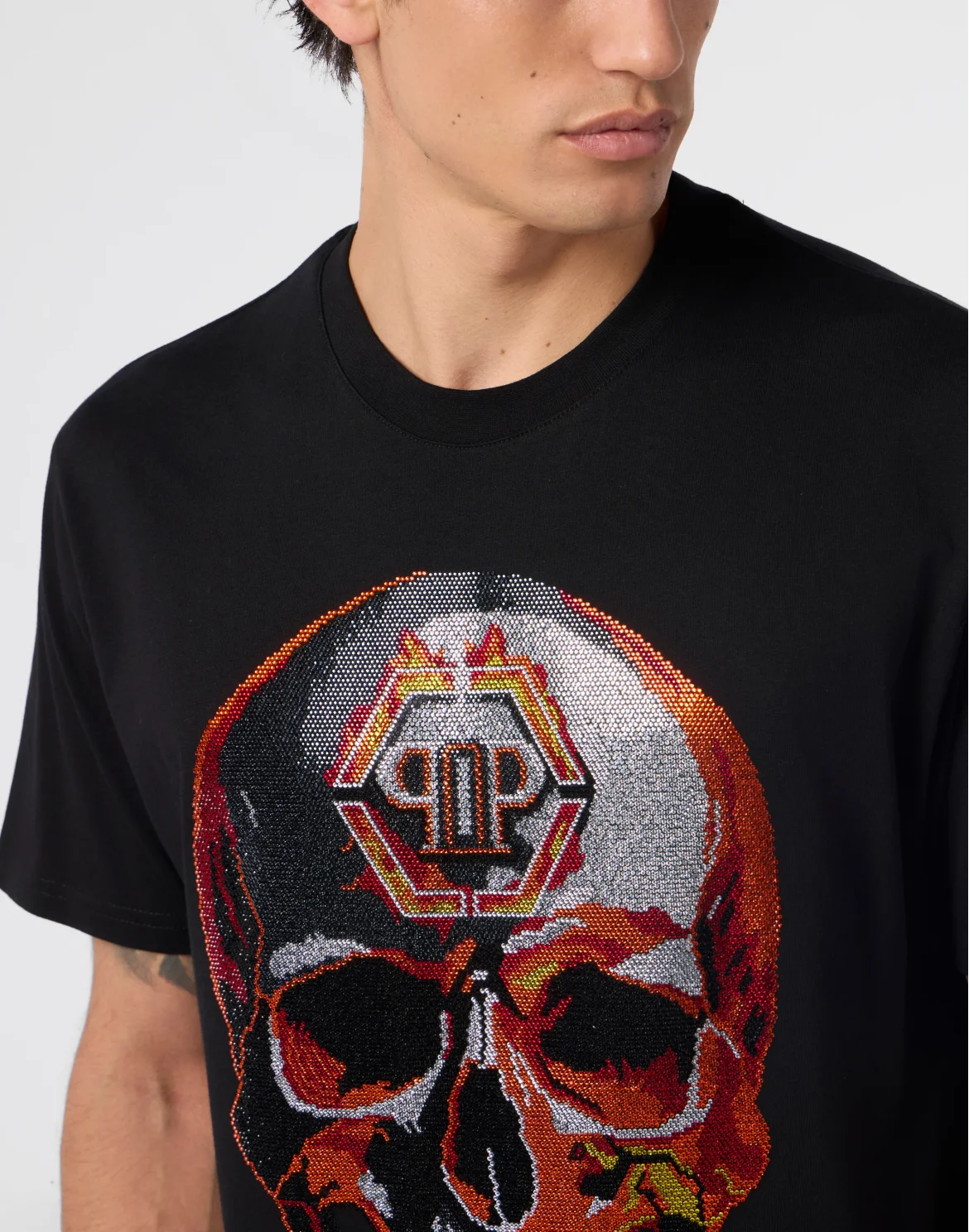Round Neck T-Shirt Lava Skull Stones, цвет: Черный
