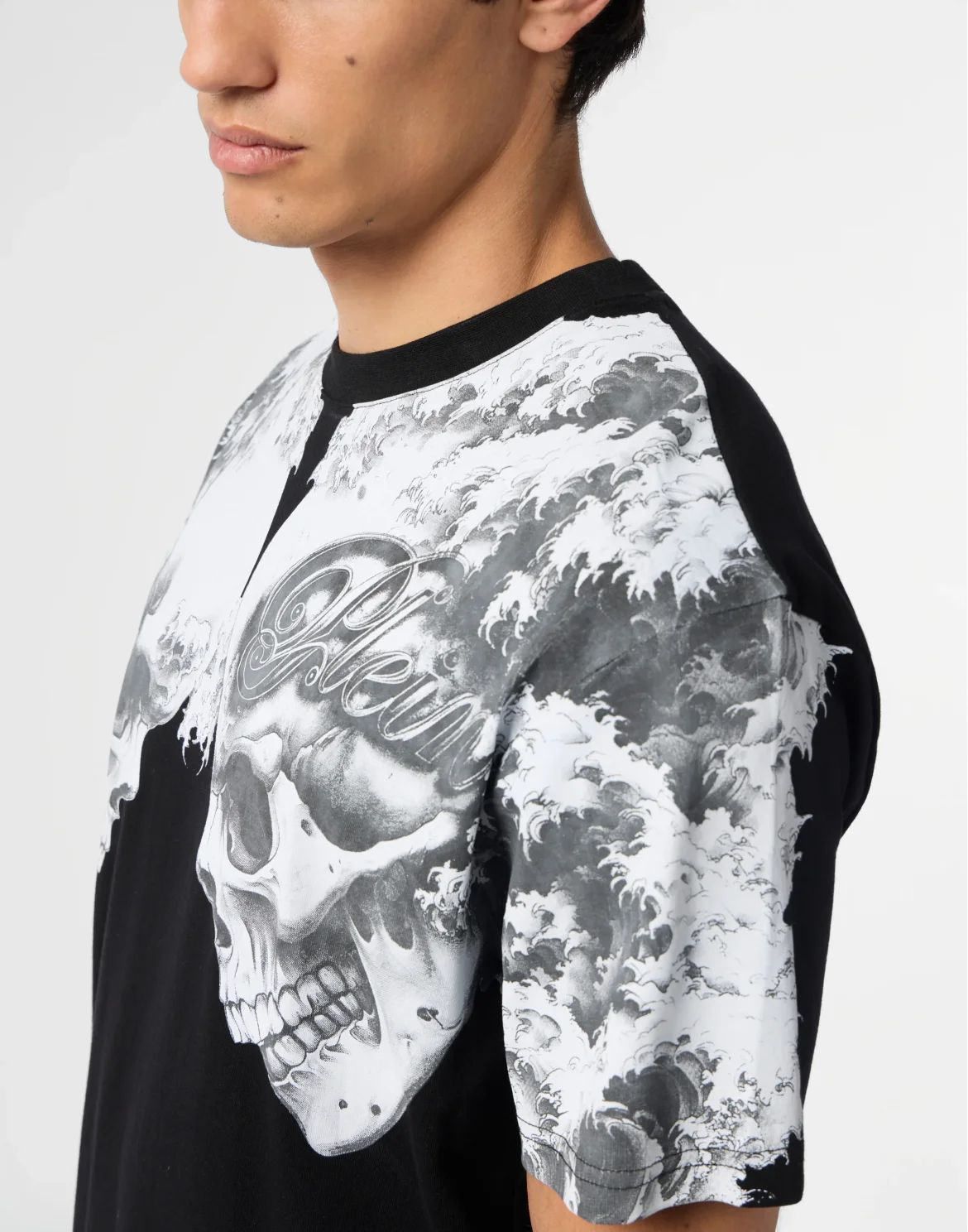 Round Neck T-Shirt Ceramic Skulls, цвет: Черный