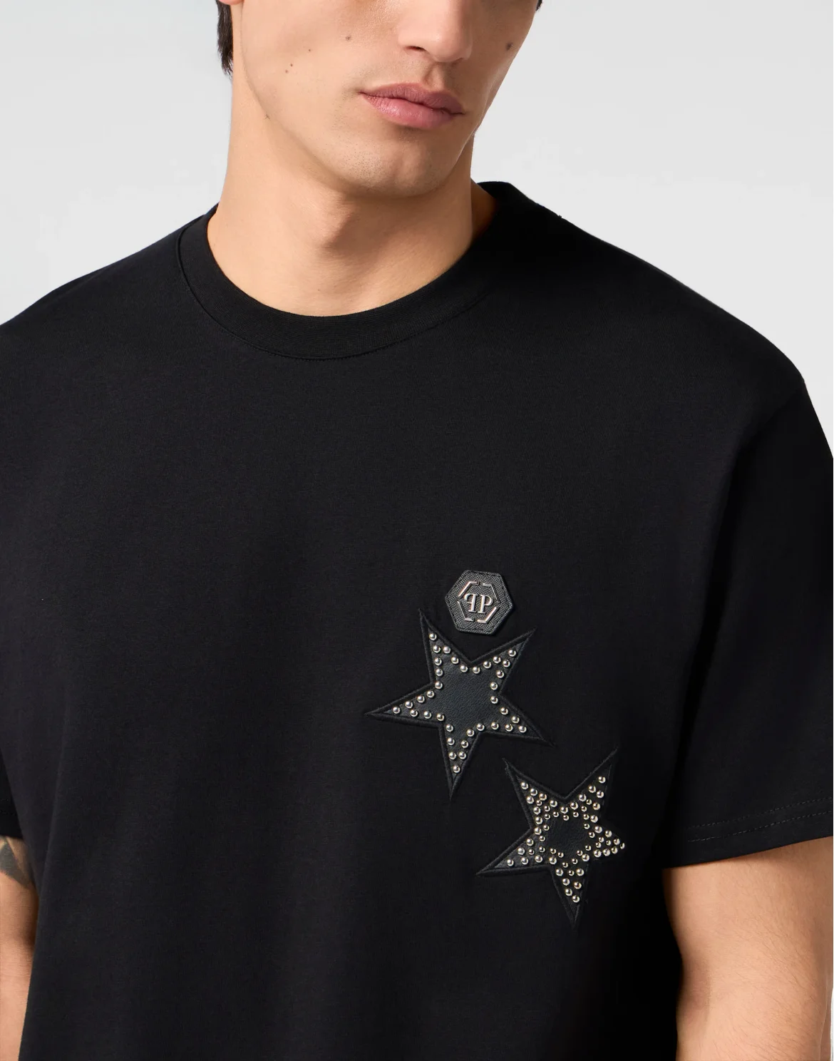 Round Neck T-Shirt Stars Studs, цвет: Черный