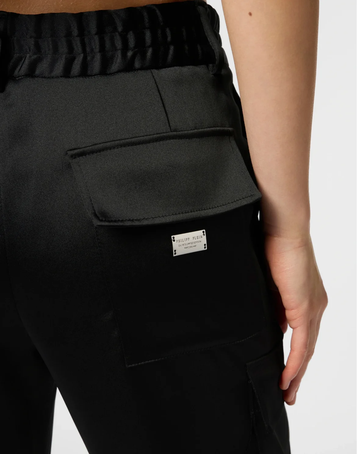 Satin Cargo Fit Drawstring Trousers, цвет: Черный