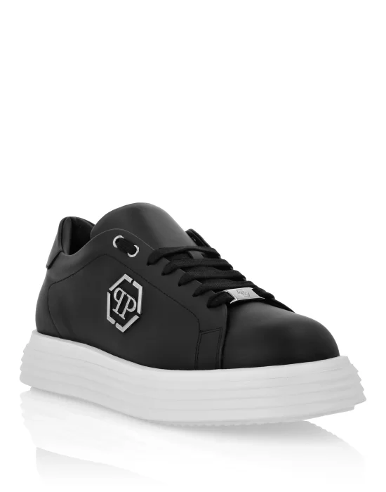 Low Top Sneakers Banks Hexagon