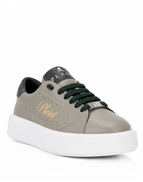 Low-Top Sneakers Signature