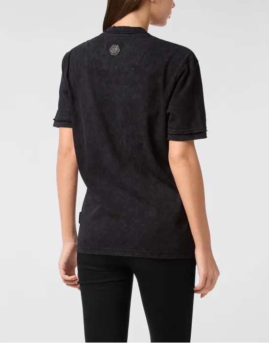 Chenille Man Fit T-Shirt Patch Signature