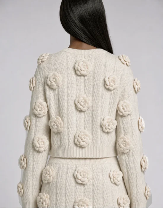 Roundneck Pullover Roses