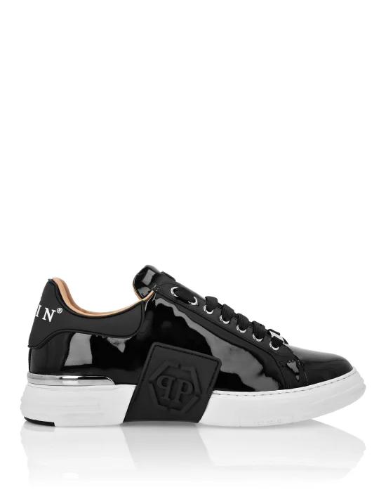 Patent Leather Lo-Top Sneakers Hexagon